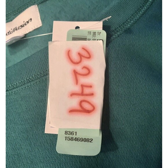 I.b.diffusion Embroidered Sleigh Presents Green Christmas Sweatshirt Size 2X - Picture 4 of 6